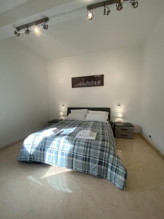 Elegante Appartamento In Centro Бергамо Екстериор снимка