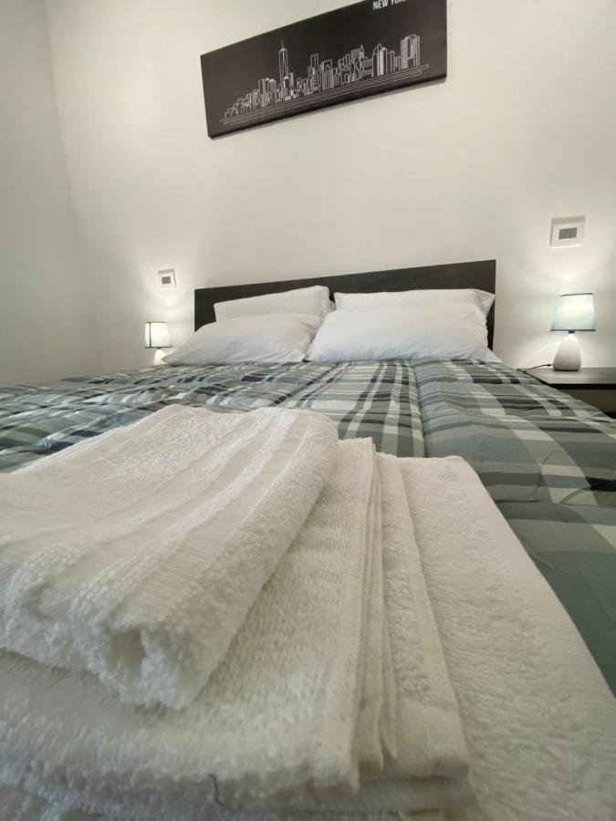 Elegante Appartamento In Centro Бергамо Екстериор снимка