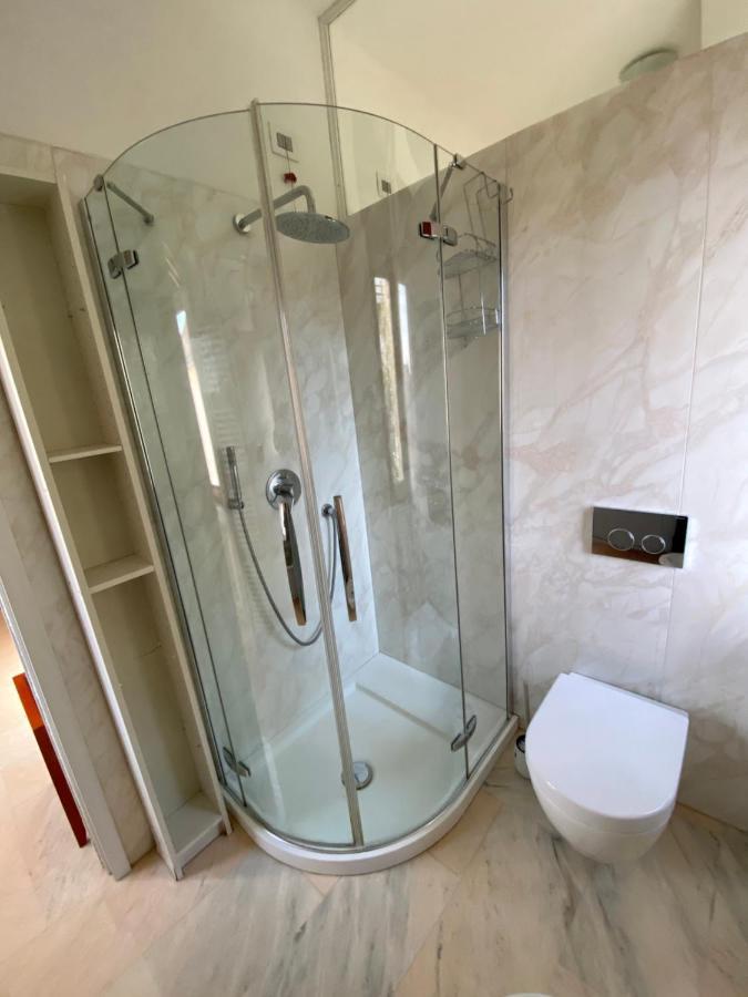 Elegante Appartamento In Centro Бергамо Екстериор снимка
