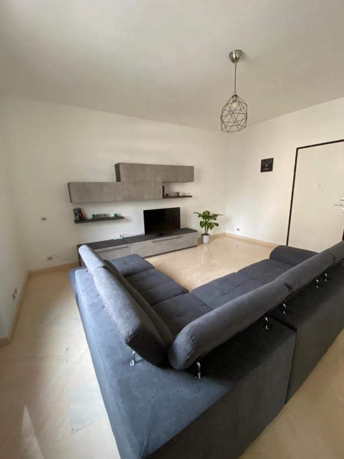 Elegante Appartamento In Centro Бергамо Екстериор снимка
